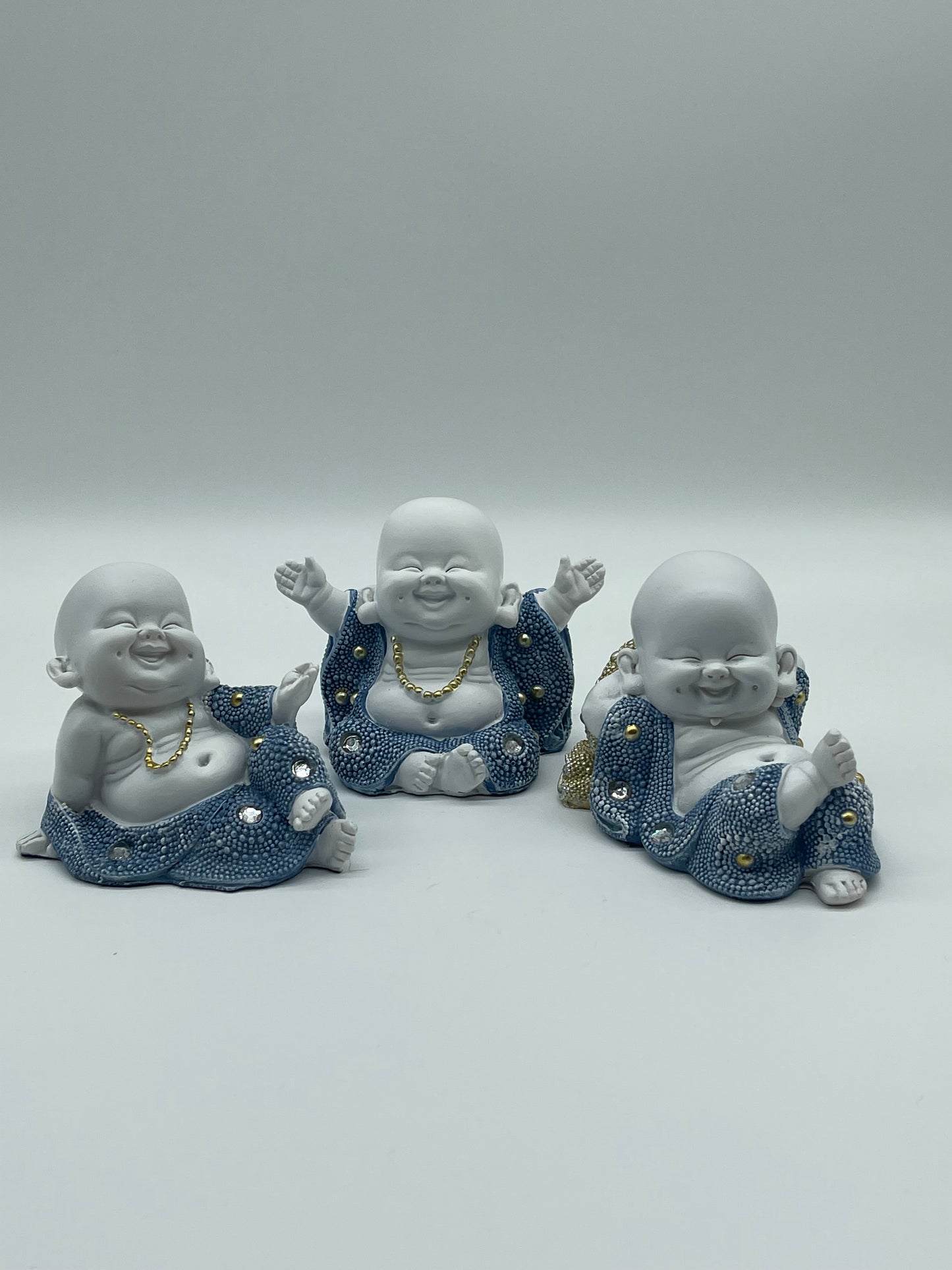 Monk Blue/White Sitting
